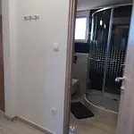 Sipos Vendég és *