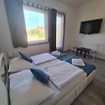 Sipos Vendég és * Balatongyörök
