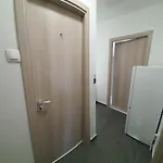 Sipos Vendég és *