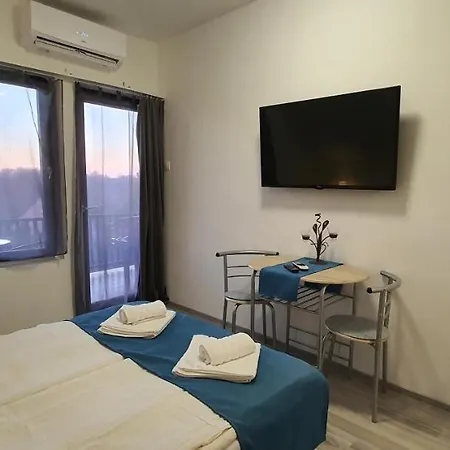 Sipos Vendeg Es Apartmanhaz
