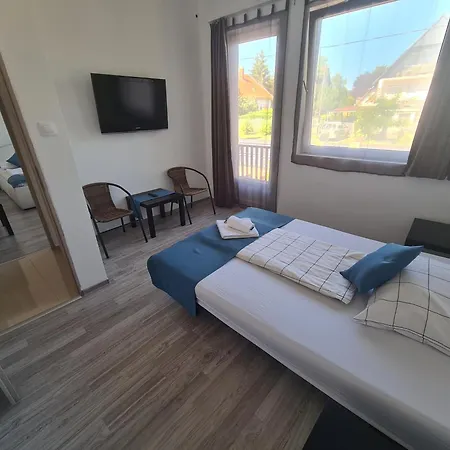 Sipos Vendeg Es Apartmanhaz * Balatongyörök