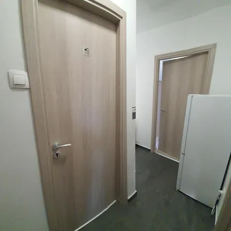 Sipos Vendeg Es Apartmanhaz *