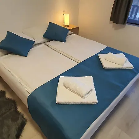 게스트하우스 Sipos Vendeg Es Apartmanhaz Balatongyörök