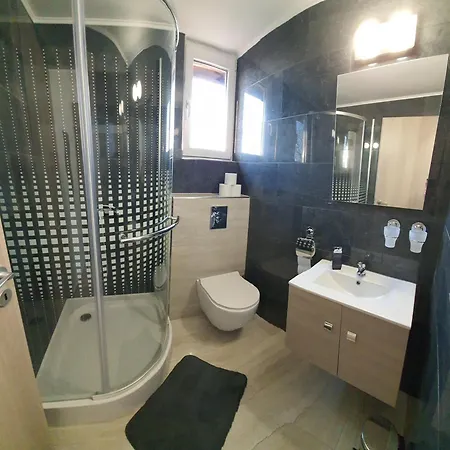 Sipos Vendeg Es Apartmanhaz Balatongyörök