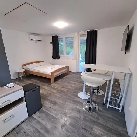 Sipos Vendég és * Balatongyörök