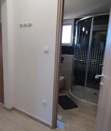 Sipos Vendeg Es Apartmanhaz *