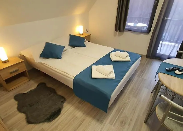 Sipos Vendeg Es Apartmanhaz 招待所 Balatongyörök